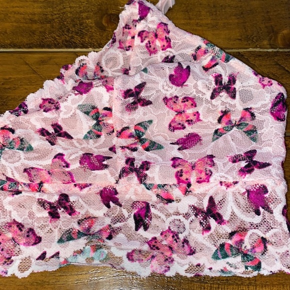 Size medium victoria's secret bralette - Picture 2 of 4